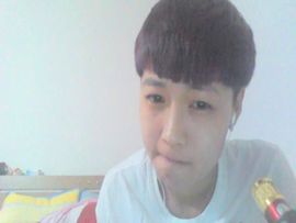 严小逗主播照片