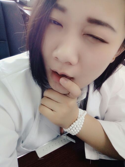 伊杨情感档的主播照片