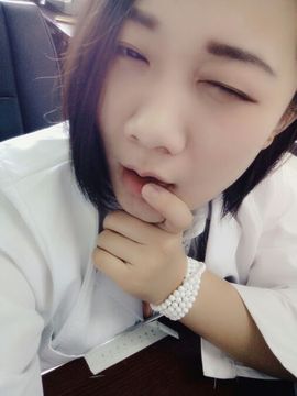 伊杨情感档主播照片