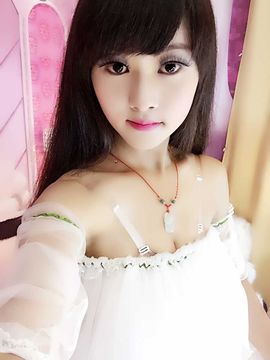 没人爱的小叶蝶主播照片