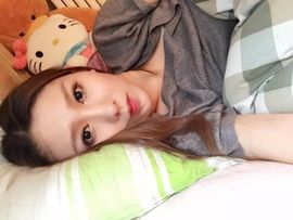 小模特路路主播照片
