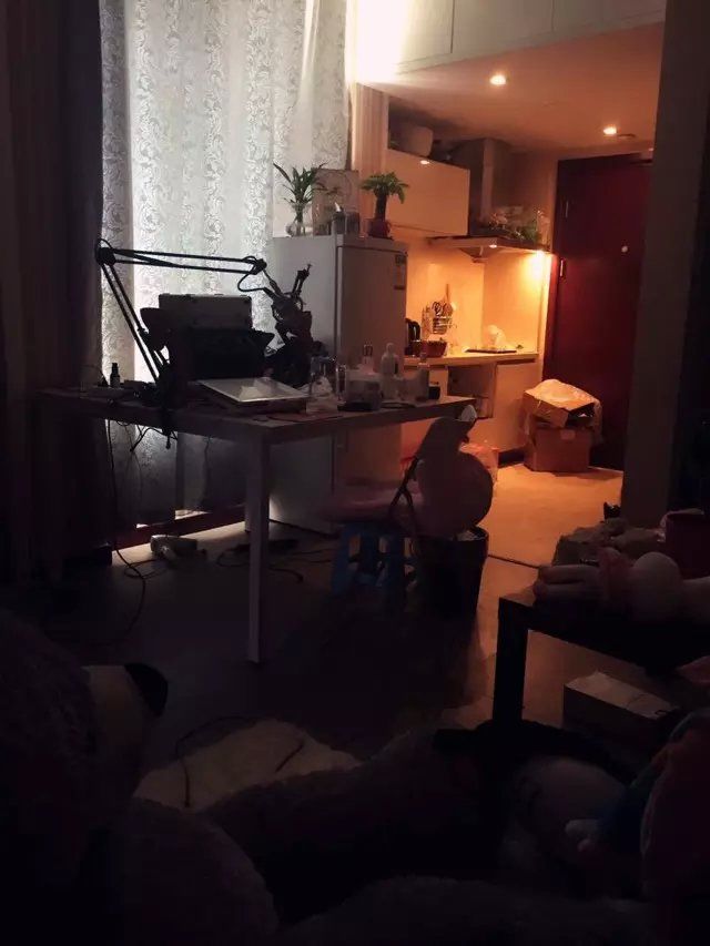 小模特路路的主播照片