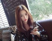 李婕。