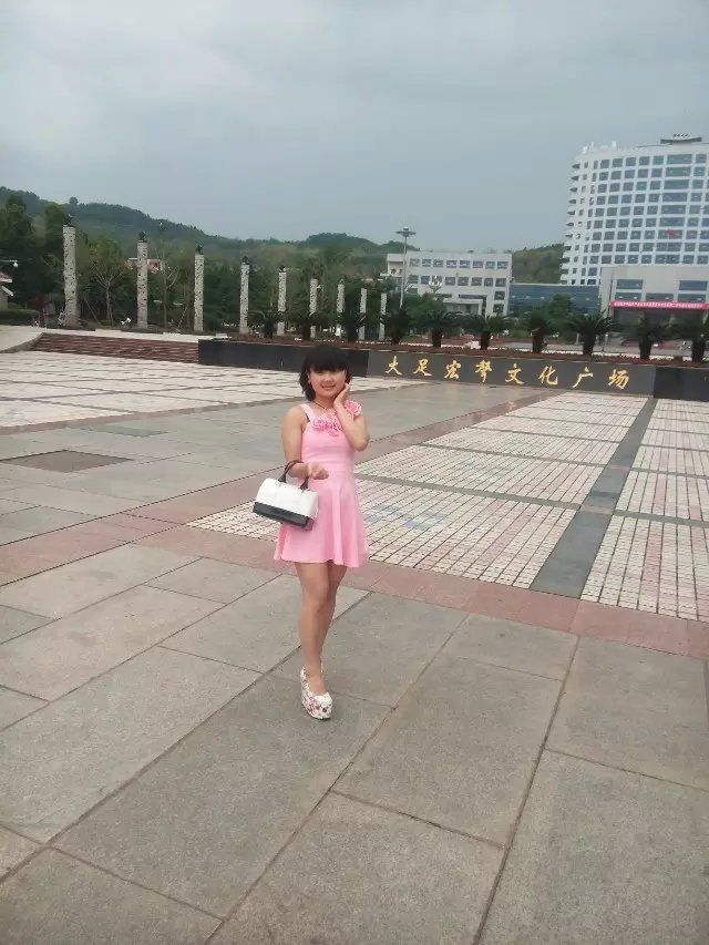 重庆辣妹崽的主播照片