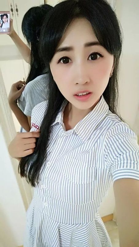 走音小天后【小妞】的主播海报