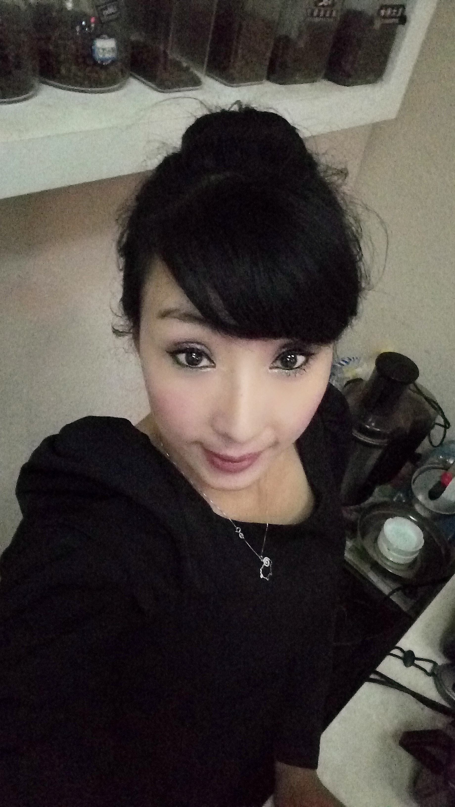 魏子凡主播照片