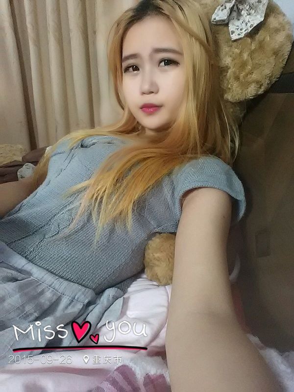 鸣宝！抱抱！的主播海报