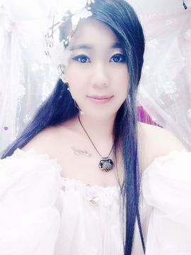 怜梦馨儿主播照片