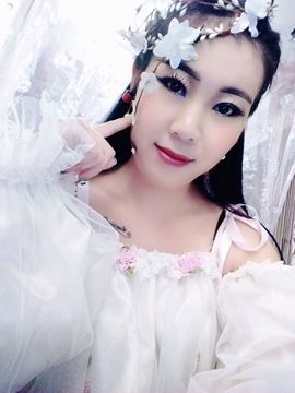 怜梦馨儿主播照片
