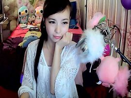 小佡佡主播照片