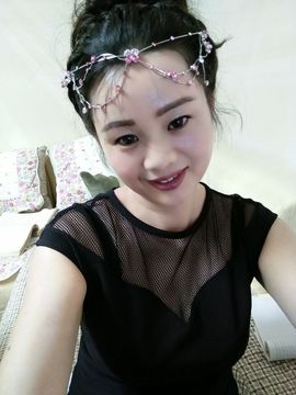 古筝美女主播照片