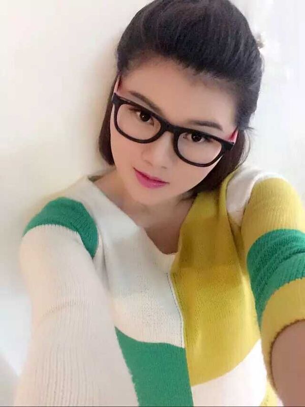 农村傻妞的主播海报