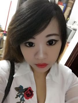 初依....主播照片