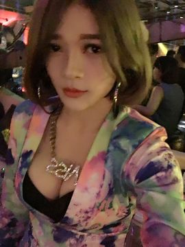 妖💋小果主播照片