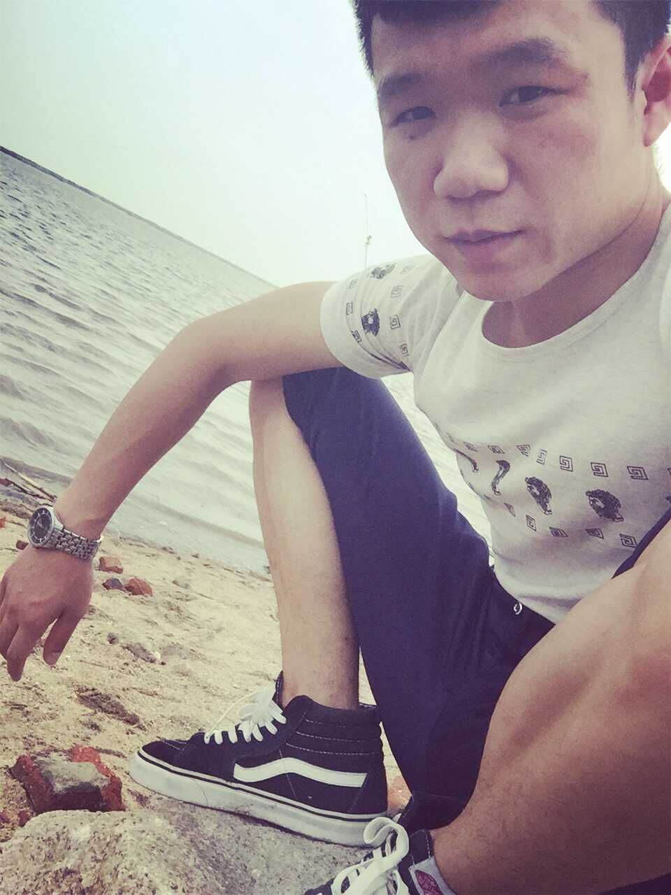 颜来疯的主播照片