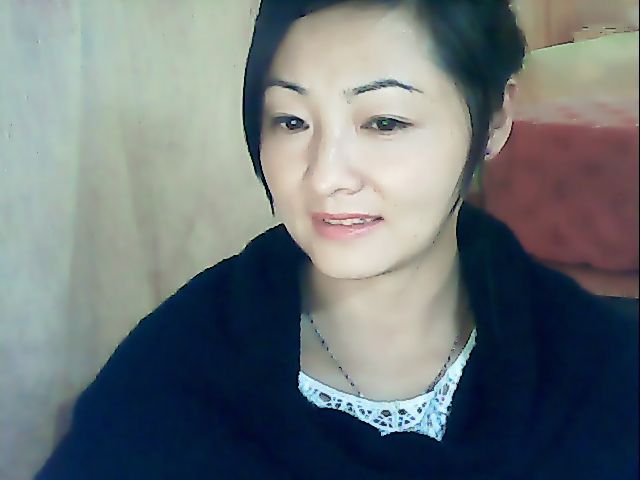 老公让我和电脑过的主播照片