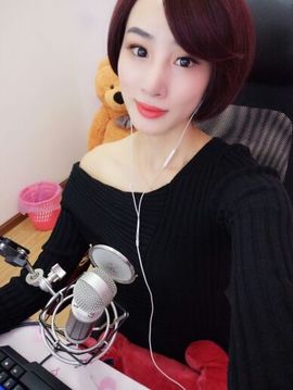 Crystal丶小静主播照片
