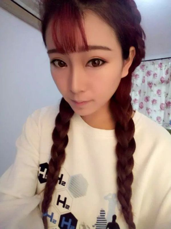 ︴︴花花花花儿的主播海报