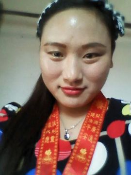 正能量主播艺从主播照片