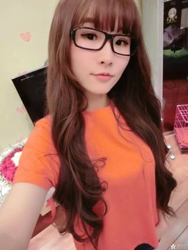 ♥╭任潇潇♥╭主播照片