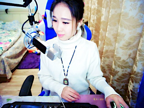 ╰气质❤袁姗姗❤つ海报