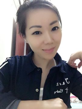 好声音洁洁主播照片