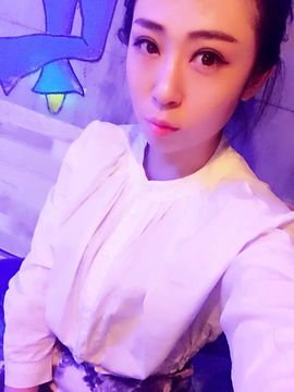 小美金桐主播照片