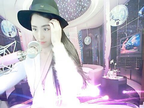 夏末惹人爱的主播照片