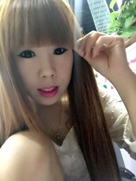 唐山小魔女涵涵主播照片