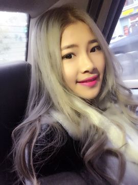 你们家的秀妍还在主播照片