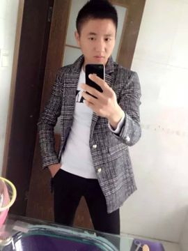 哈萨安少康主播照片