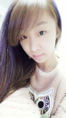 艾欣周一晚上播主播照片