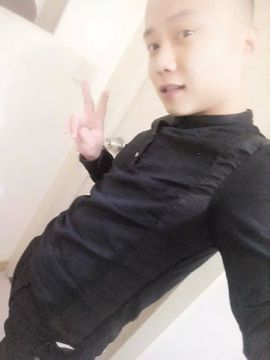 袁依诺主播照片