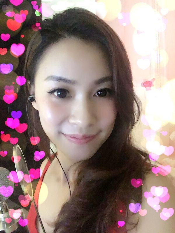 ❤小女Ren╮/爱情的主播海报