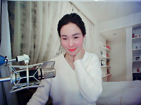 tt糖小甜的主播海报