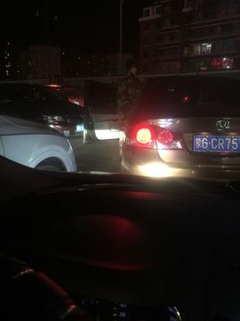 三直呢？主播照片