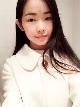 小可爱叶泡泡主播照片