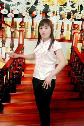 国珍万人迷女神兰兰主播照片