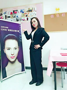 国珍万人迷女神兰兰主播照片