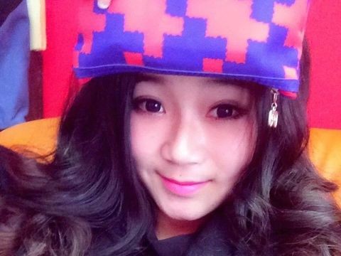 李芊月海报