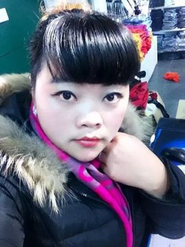 任性的小胖妞主播照片