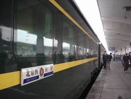 天悦限量版妞妞哥哥主播照片