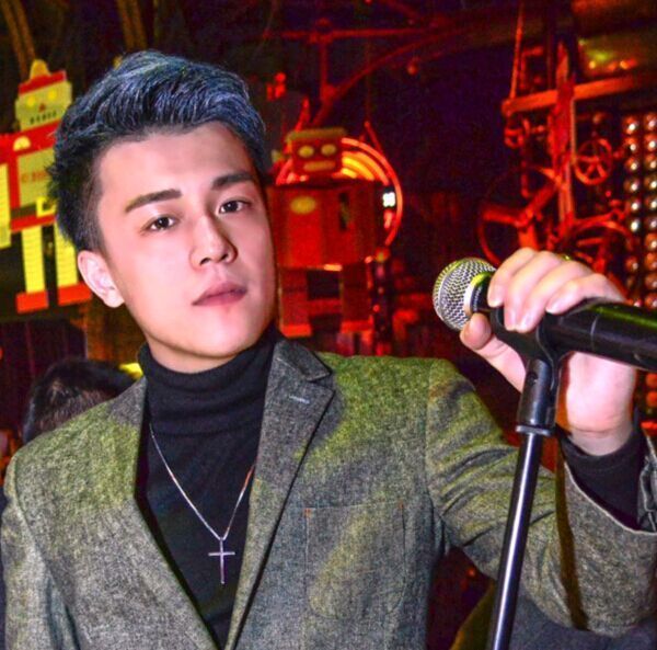 潮汕人李钺求升级的主播海报
