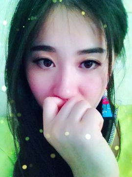 小可怜想静静主播照片
