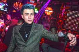 潮汕人李钺求升级主播照片