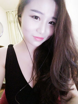 菲儿开心唱主播照片