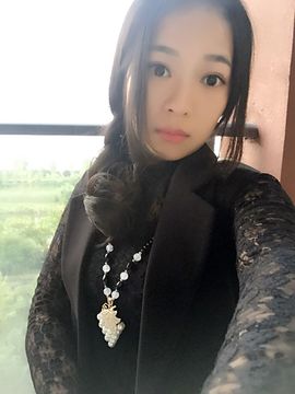 张君雅love主播照片