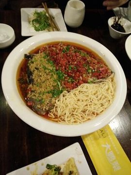 依依请叫我胡赢予主播照片