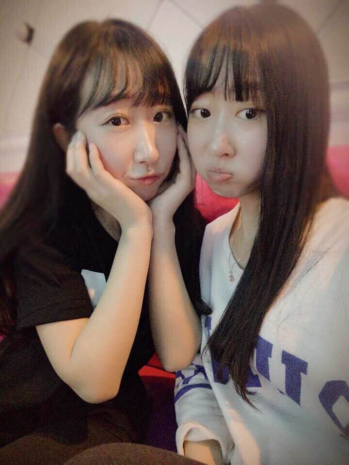 两个长得一样的猴子的主播照片