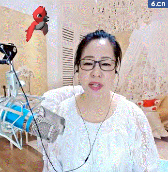 魅力女人唱民歌的图片